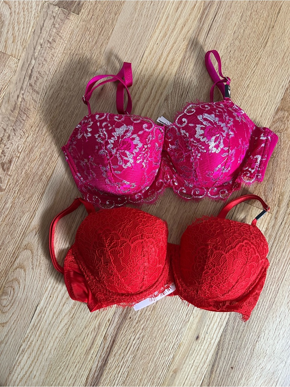 2 Victoria's Secret Lace Padded Bras 34D Pink & Red